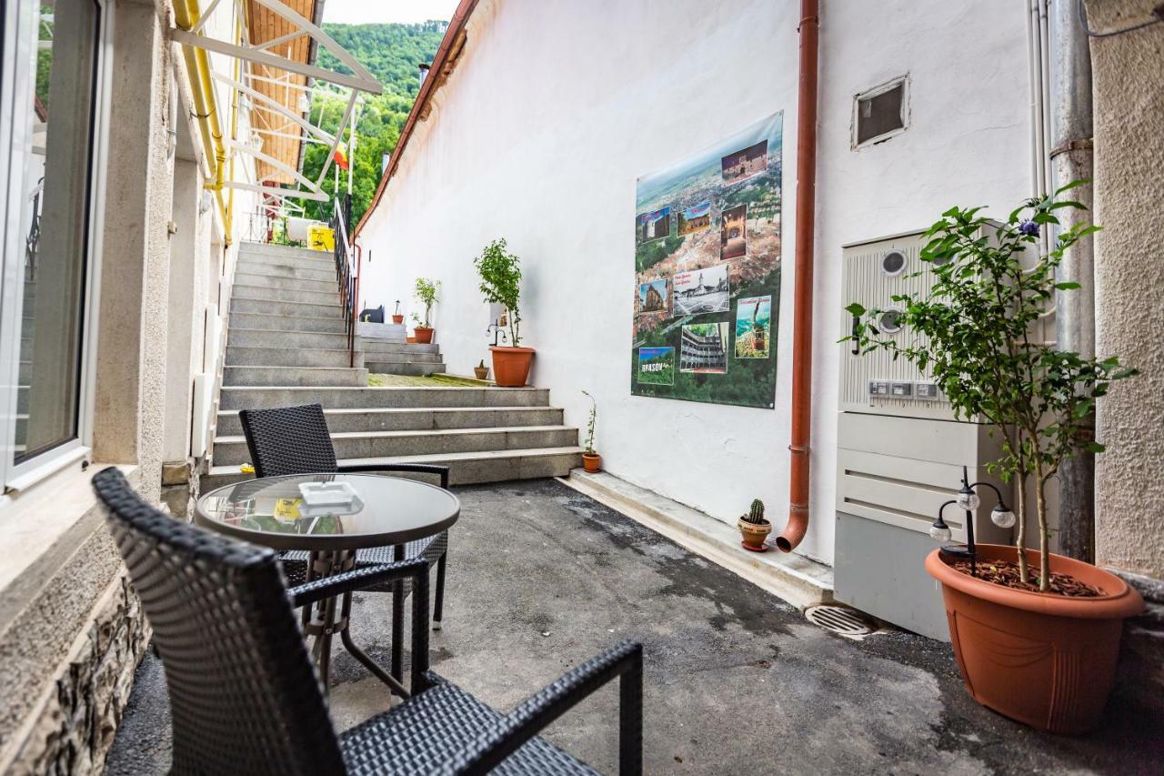 Central Apartment Brasov Bagian luar foto